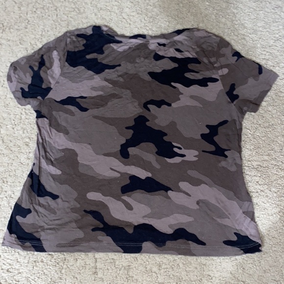 Camo Crop Top - Picture 2 of 2